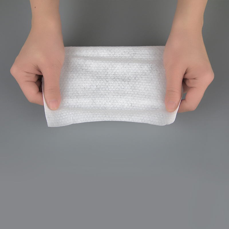 Lingette humide pour bébé certifiée en coton pour le nettoyage