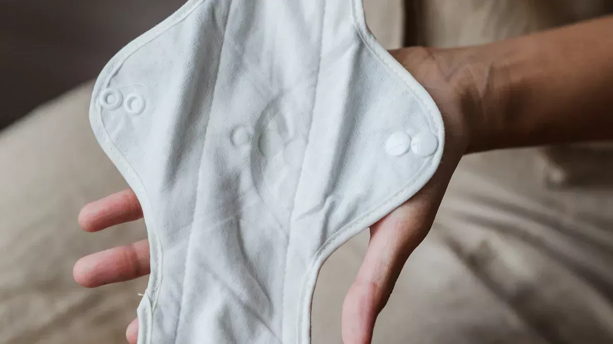 Comment empêcher le pipi de sortir de la couche?