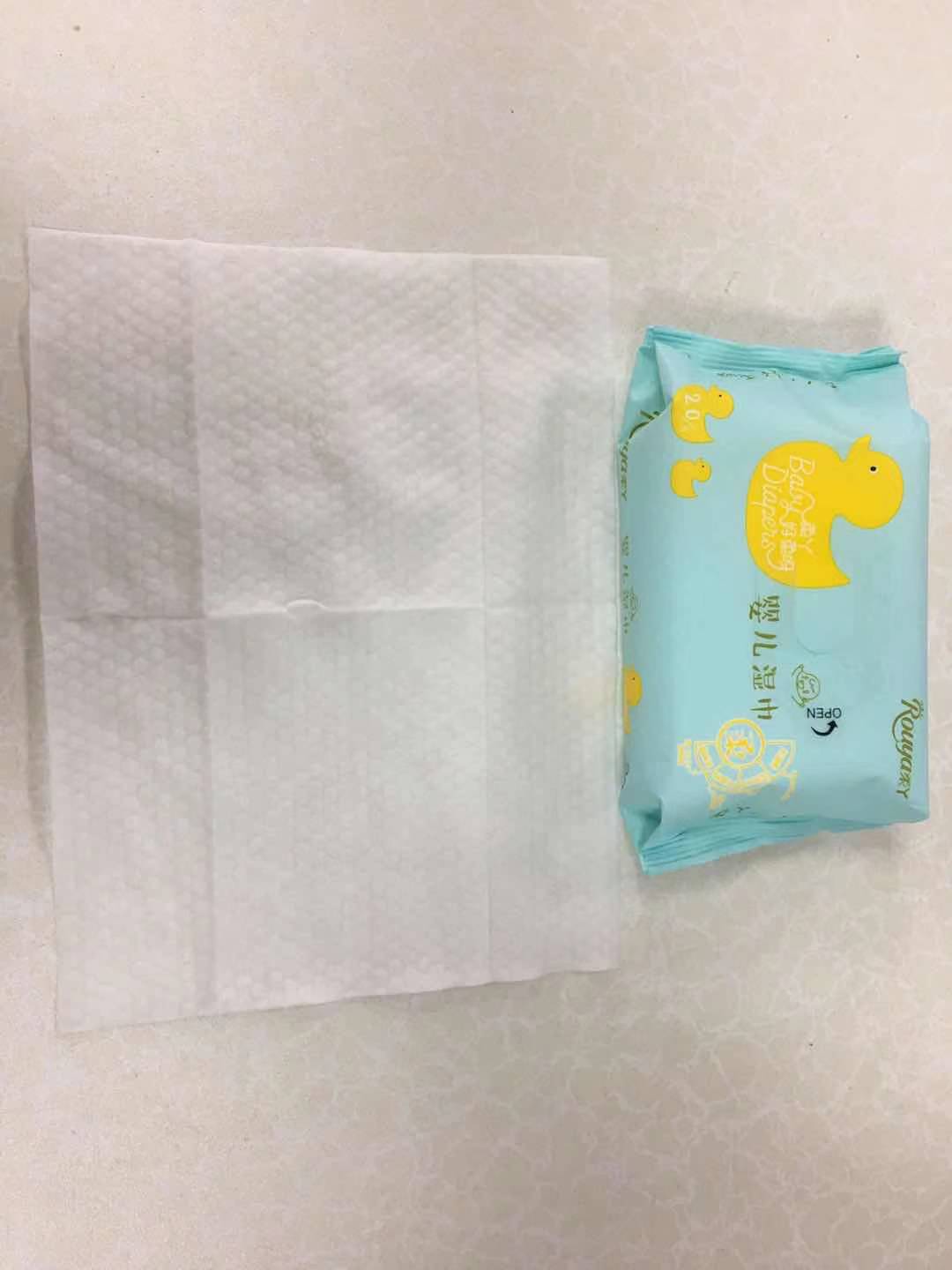 Lingette humide douce de haute qualité pour bébé pour la désinfection